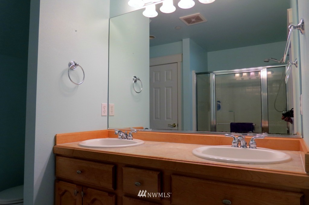 160 East Soderberg Road, Unit 13 Allyn, WA 98524 - Photo 11 of 18