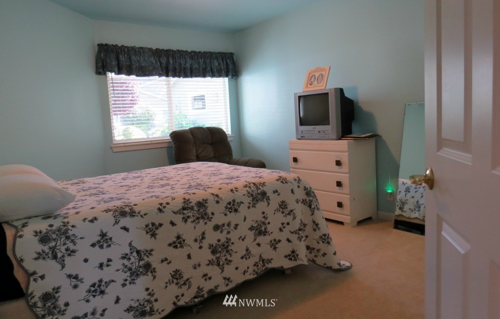 160 East Soderberg Road, Unit 13 Allyn, WA 98524 - Photo 10 of 18