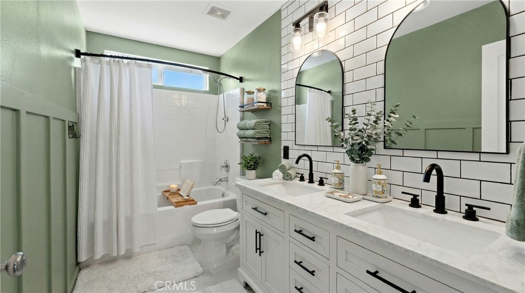 31207 Bell Mountain Road Menifee, CA 92584 - Photo 39 of 60 Updated Bathroom With Custom Vanity And Subway Tile Surround - Digitally Staged