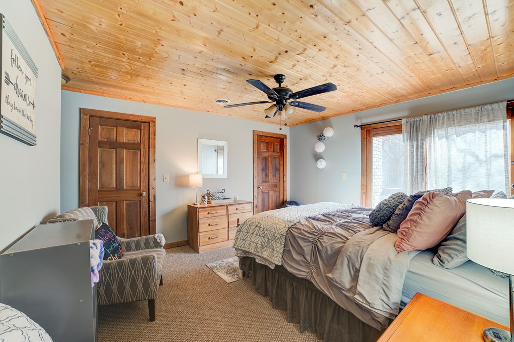 955 Stover Creek Cove Blue Ridge, GA 30513 - Photo 13 of 51 Gallery Image 13