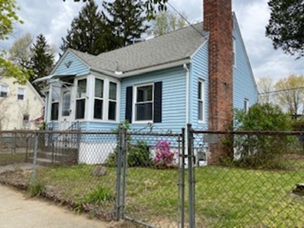 60 Parkside Street Springfield, MA 01104 - Photo 3 of 34