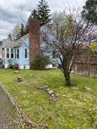 60 Parkside Street Springfield, MA 01104 - Photo 8 of 34