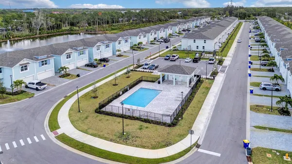 $2,900 | 5748 Southeast Edgewater Circle, Stuart, FL 34997