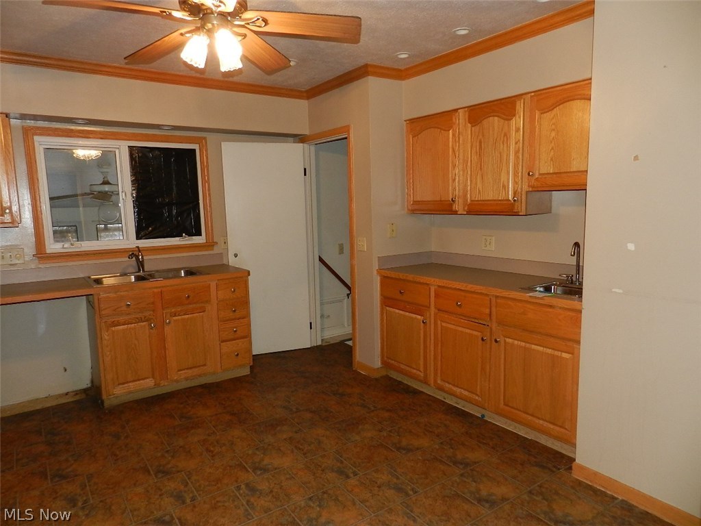 5577 Fitch Road North Olmsted, OH 44070 - Photo 3 of 20