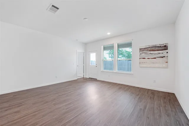 $2,350 | 332 Appaloosa Drive, Alvin, TX 77511