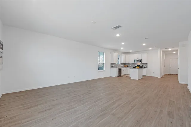 $2,350 | 332 Appaloosa Drive, Alvin, TX 77511