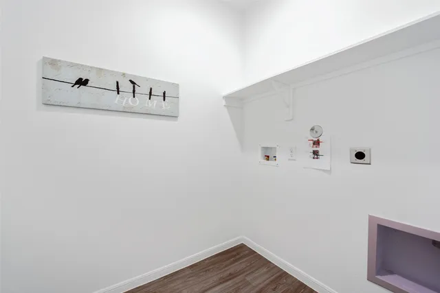 $2,350 | 332 Appaloosa Drive, Alvin, TX 77511