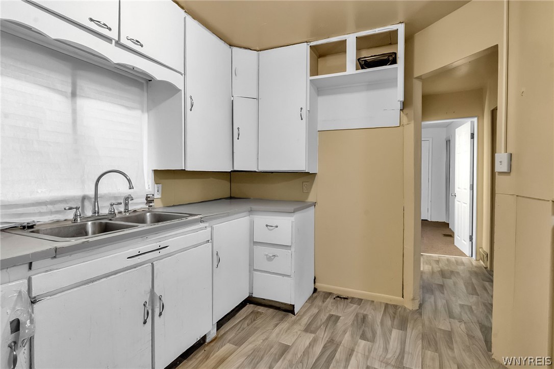 279 Riverside Avenue Buffalo, NY 14207 - Photo 12 of 34