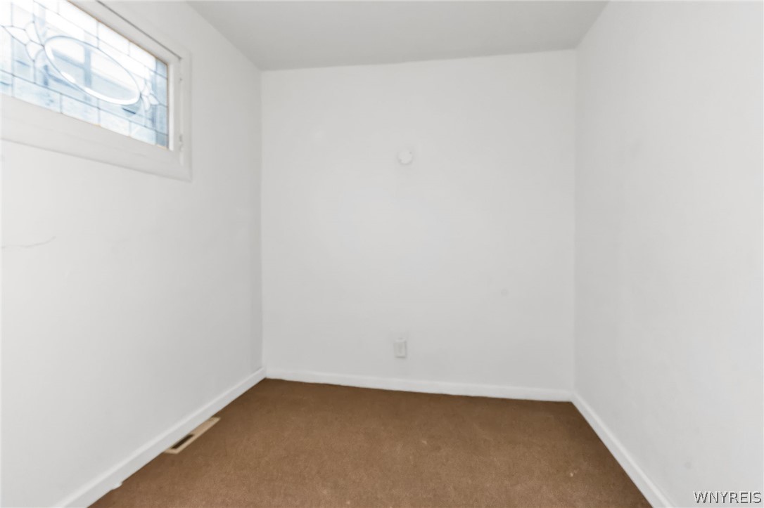 279 Riverside Avenue Buffalo, NY 14207 - Photo 21 of 34