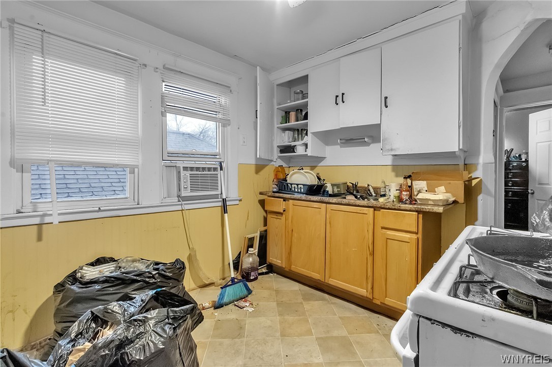 279 Riverside Avenue Buffalo, NY 14207 - Photo 23 of 34