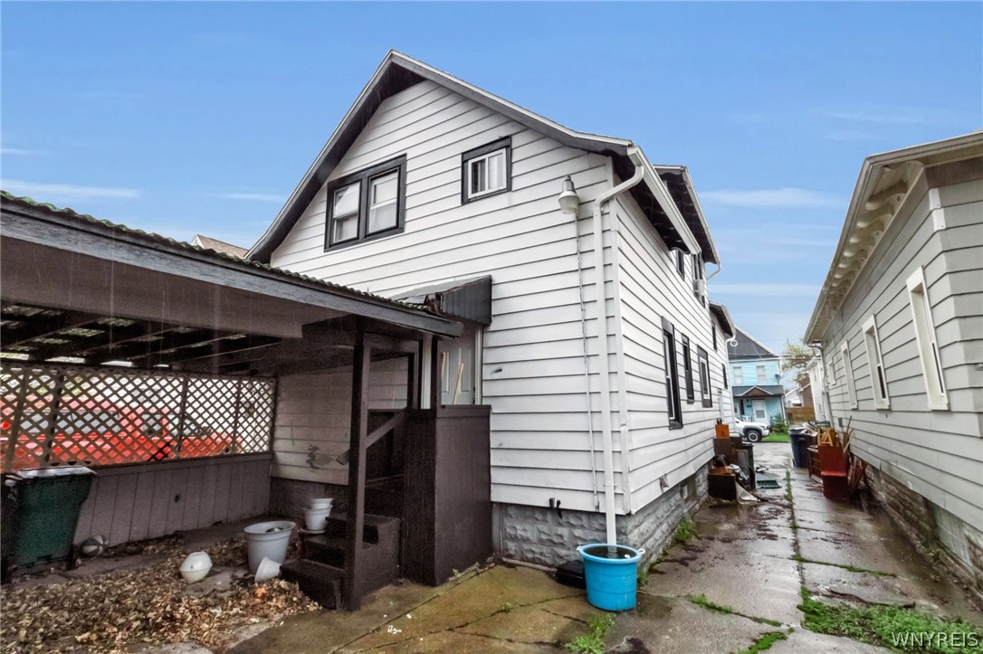 279 Riverside Avenue Buffalo, NY 14207 - Photo 3 of 34