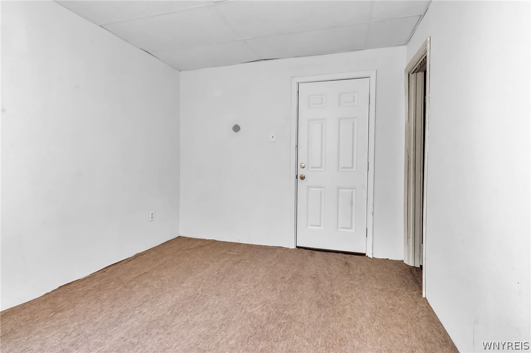 279 Riverside Avenue Buffalo, NY 14207 - Photo 5 of 34