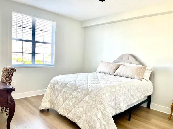 $2,950 | 616 Clearwater Park Road, Unit 805, West Palm Beach, FL 33401