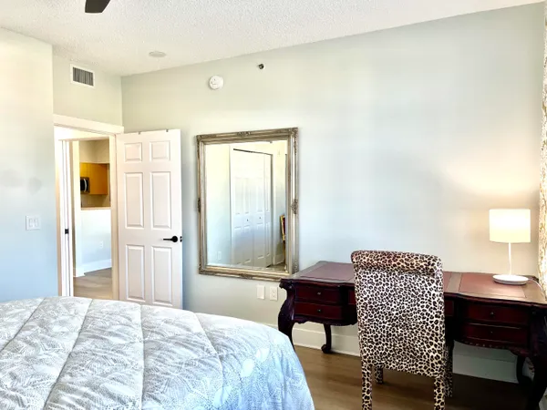 $2,950 | 616 Clearwater Park Road, Unit 805, West Palm Beach, FL 33401