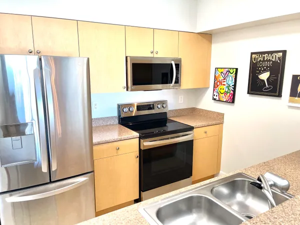 $2,950 | 616 Clearwater Park Road, Unit 805, West Palm Beach, FL 33401