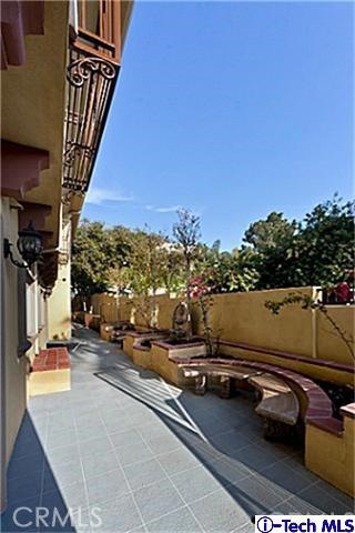 10214 Fernglen Avenue, Unit 5 Tujunga, CA 91042 - Photo 2 of 7