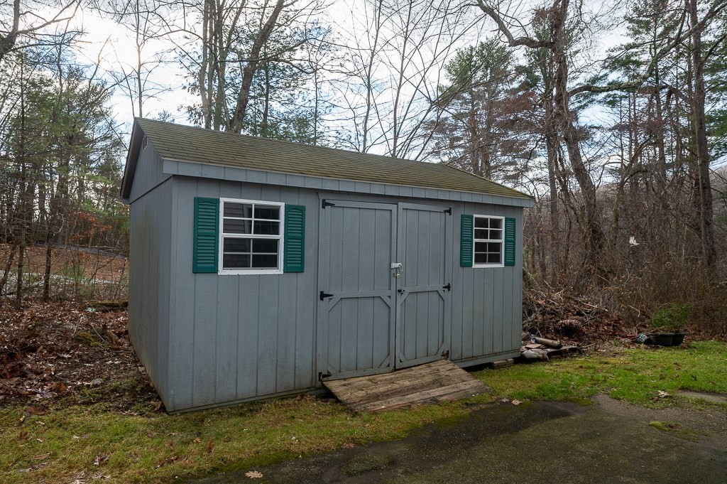 557 Cronin Road Warren, MA 01585 - Photo 26 of 28 a view of a backyard