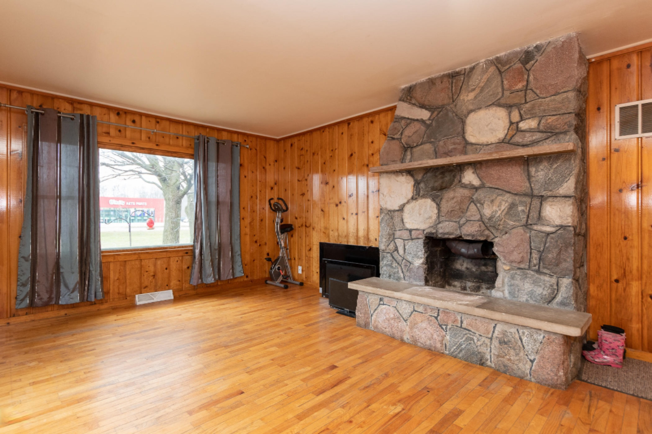 1466 Lincoln Road Allegan, MI 49010 - Photo 12 of 43 1466 Lincoln-7