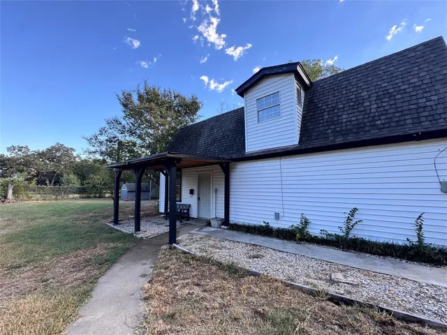 $1,400 | 2913 Hunter Street, Fort Worth, TX 76112