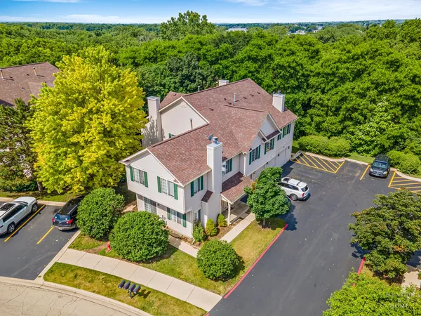 $200,000 | 582 Foxridge Drive, Unit 582, Fox Lake, IL 60020