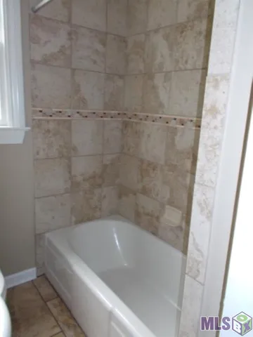 $2,100 | 6984 Government Street, Baton Rouge, LA 70806