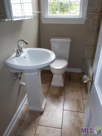 $2,100 | 6984 Government Street, Baton Rouge, LA 70806