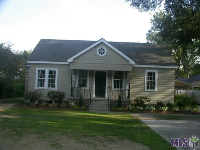 $2,100 | 6984 Government Street, Baton Rouge, LA 70806
