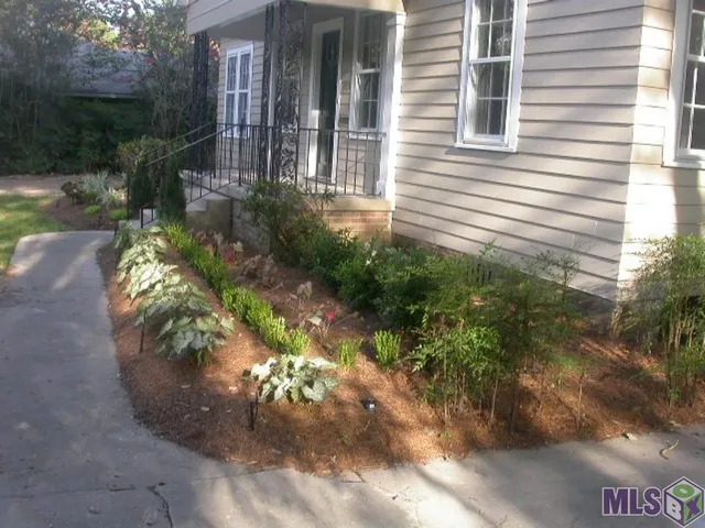 $2,100 | 6984 Government Street, Baton Rouge, LA 70806