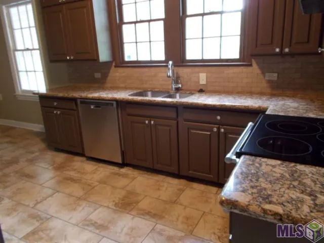 $2,100 | 6984 Government Street, Baton Rouge, LA 70806