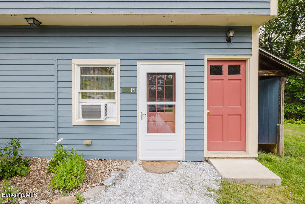604 Sheffield Plain Sheffield, MA 01257 - Photo 32 of 53 Unit E Entrance