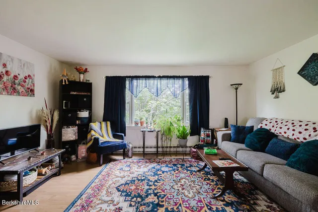 $695,000 | 604 Sheffield Plain, Sheffield, MA 01257