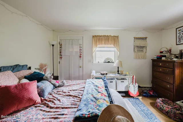 $695,000 | 604 Sheffield Plain, Sheffield, MA 01257