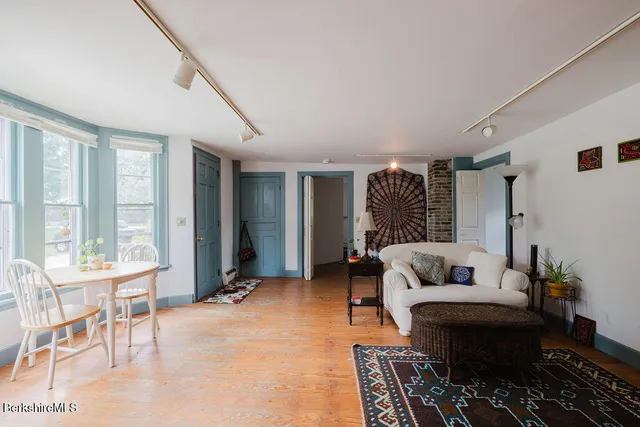 $695,000 | 604 Sheffield Plain, Sheffield, MA 01257