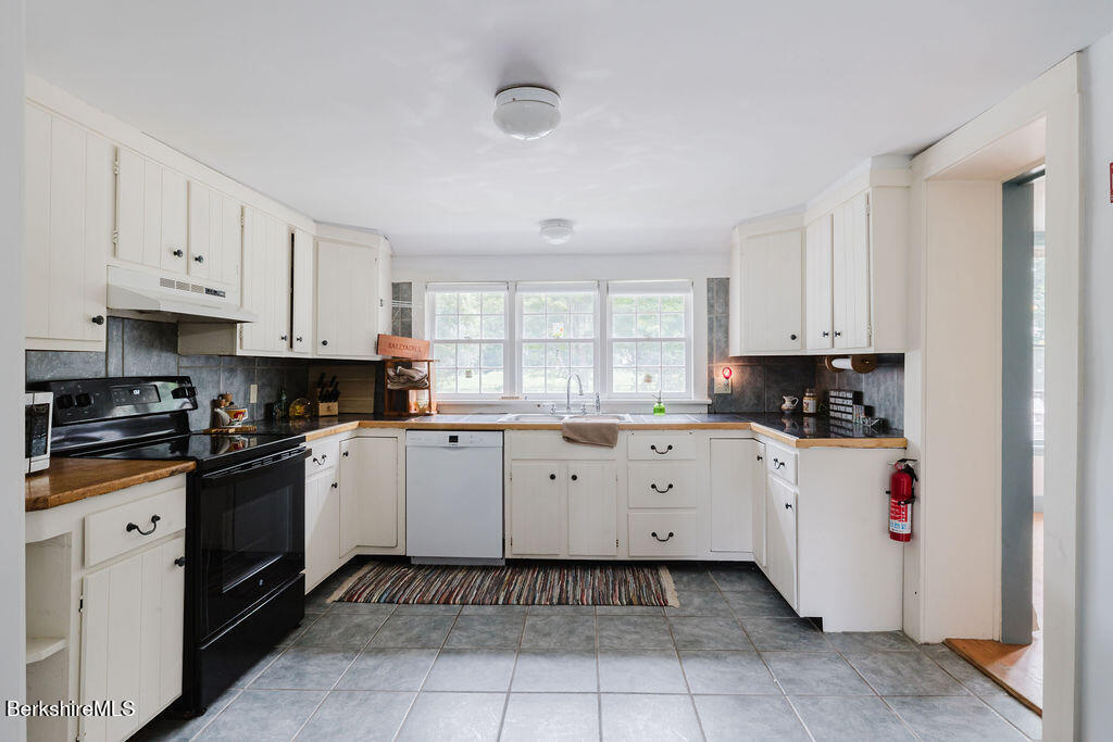 604 Sheffield Plain Sheffield, MA 01257 - Photo 10 of 53 Unit A