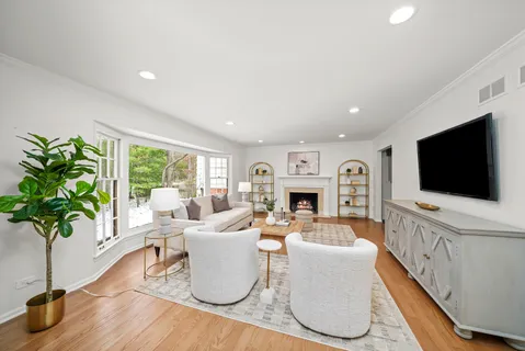 $1,075,000 | 524 Forest Hill Road, Lake Forest, IL 60045