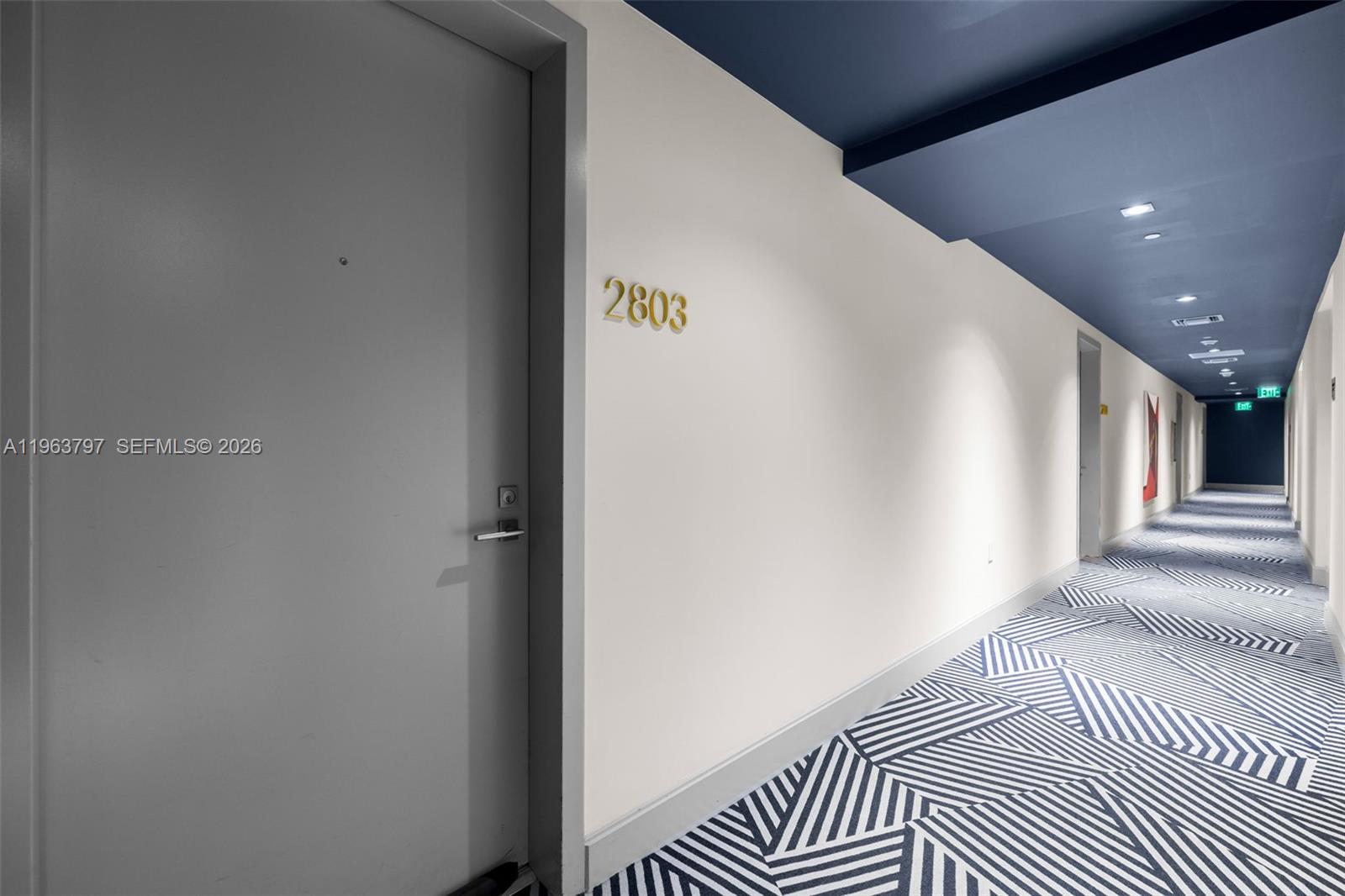 45 Southwest 9th Street, Unit 2803 Miami, FL 33130 - Photo 2 of 66 a view of a hallway