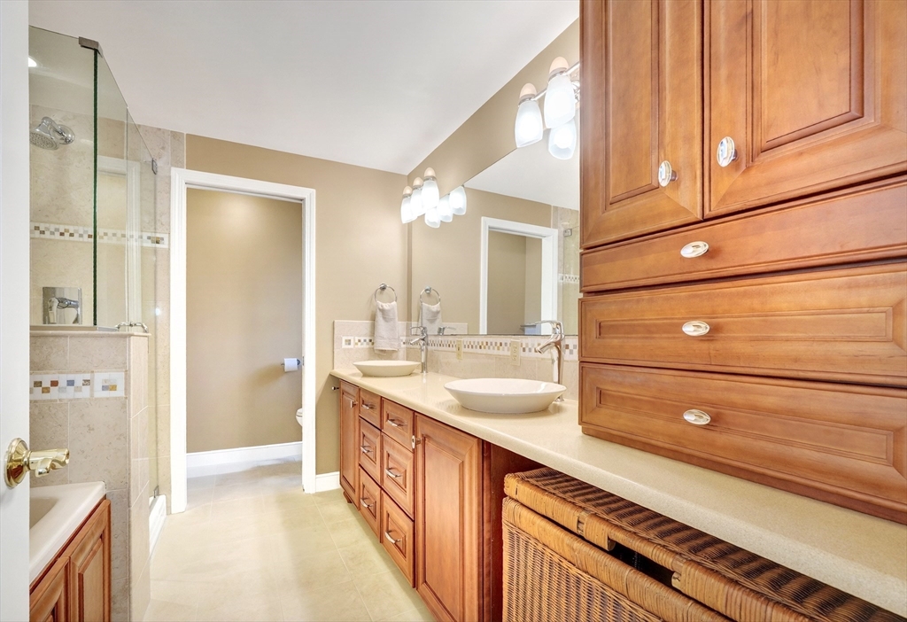 14 Beverly Road Bedford, MA 01730 - Photo 21 of 38 Gallery Image 21