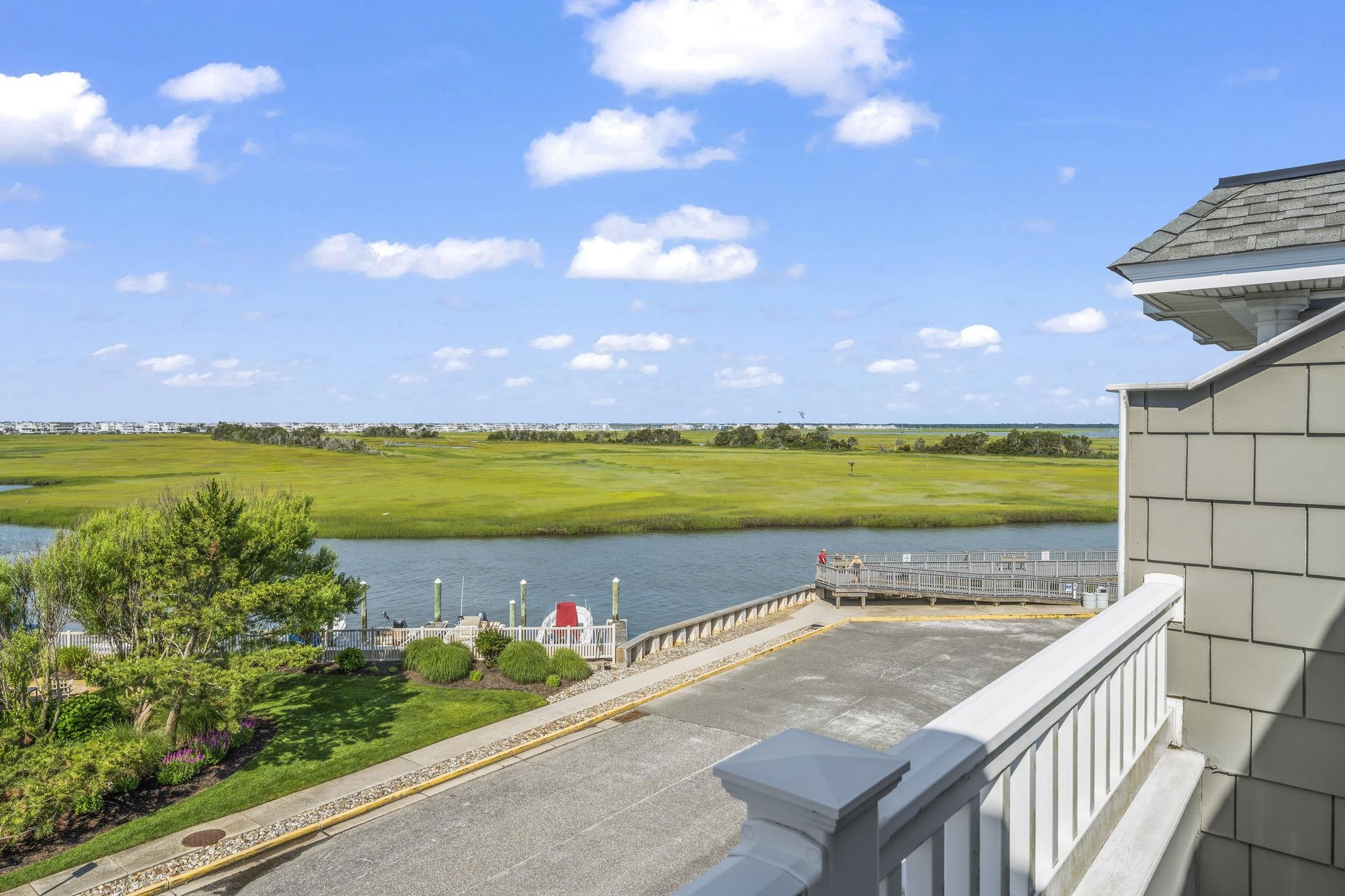 700 Ocean Drive, Unit E4 Avalon, NJ 08202 - Photo 24 of 31 a view of an ocean and a building