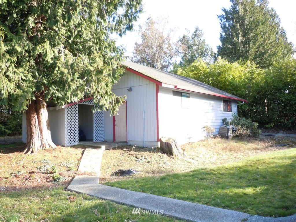 202 North Waugh Road Mount Vernon, WA 98273 - Photo 3 of 11 Gallery Image 3
