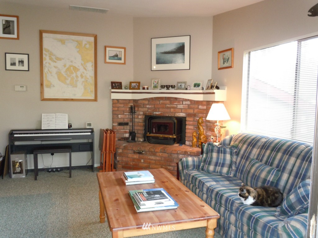 202 North Waugh Road Mount Vernon, WA 98273 - Photo 8 of 11 Gallery Image 8