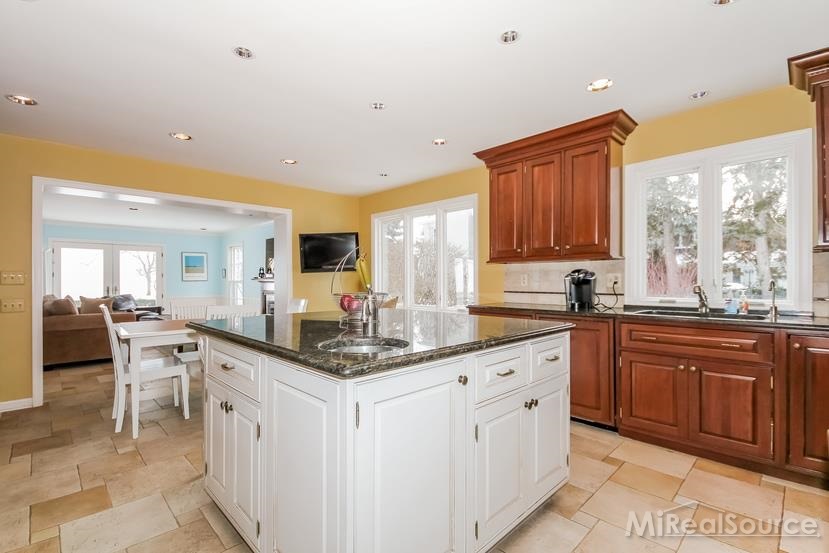 571 Lake Shore Road Grosse Pointe Shores, MI 48236 - Photo 16 of 43