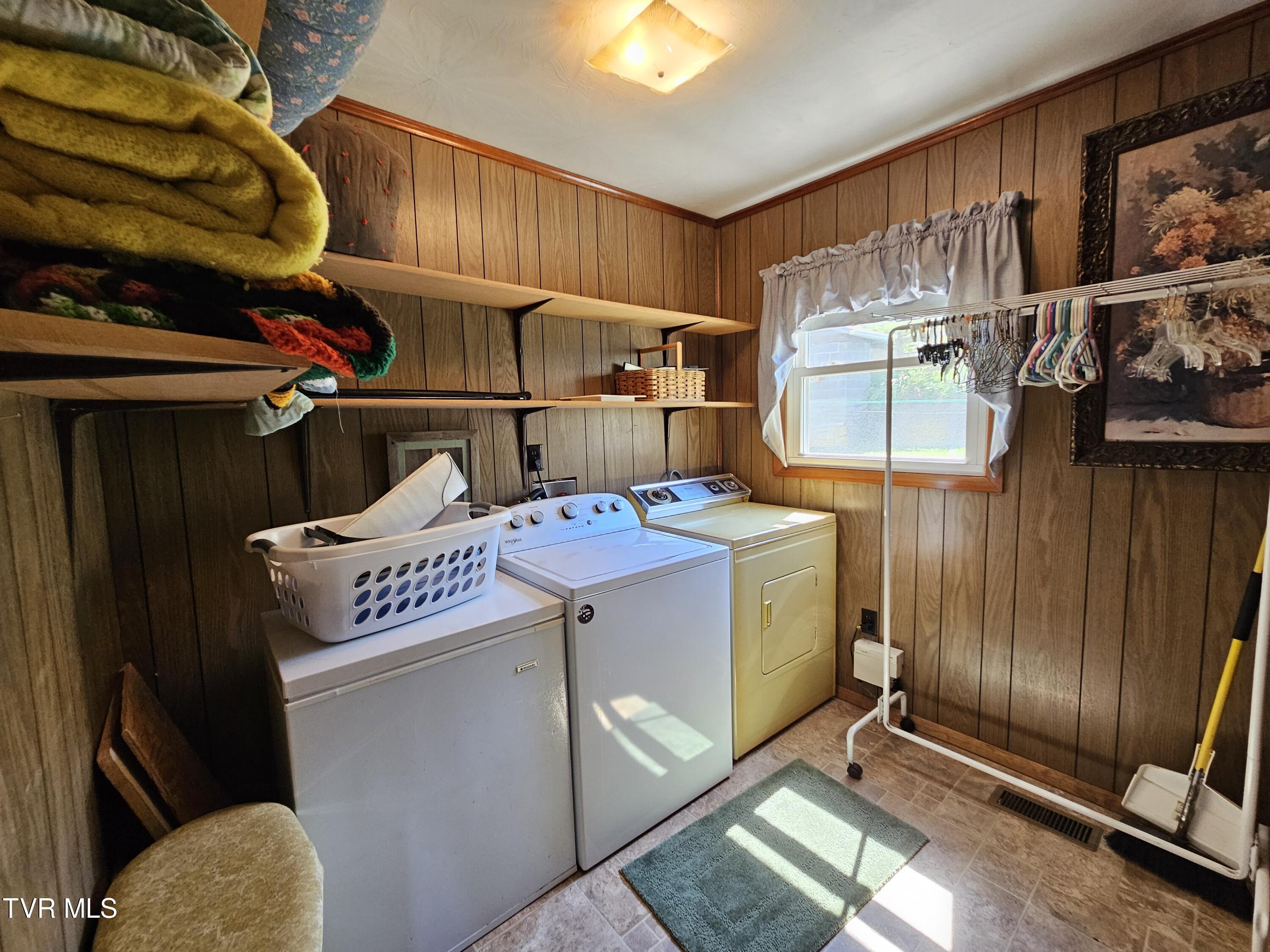 3951 Moccasin Valley Road Lebanon, VA 24266 - Photo 12 of 21 meadlaundry
