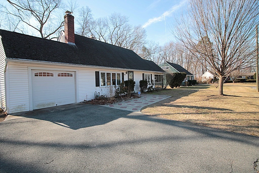 222 East Allen Ridge Road Springfield, MA 01118 - Photo 3 of 35