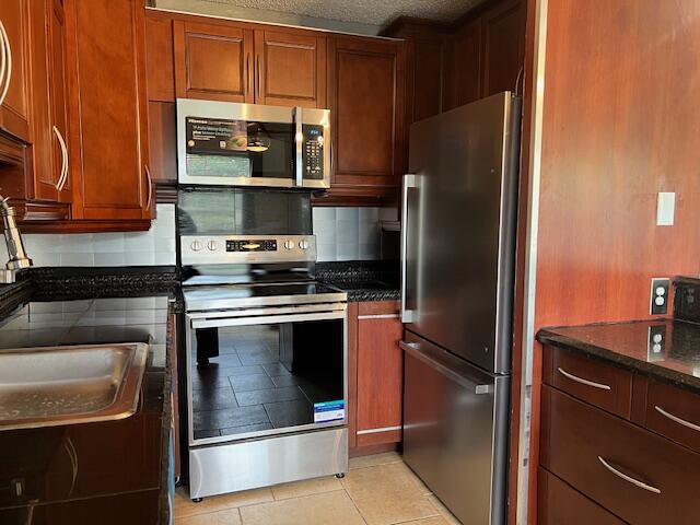 8565 Boca Drive, Unit 1 Boca Raton, FL 33433 - Photo 4 of 59 KITCHEN