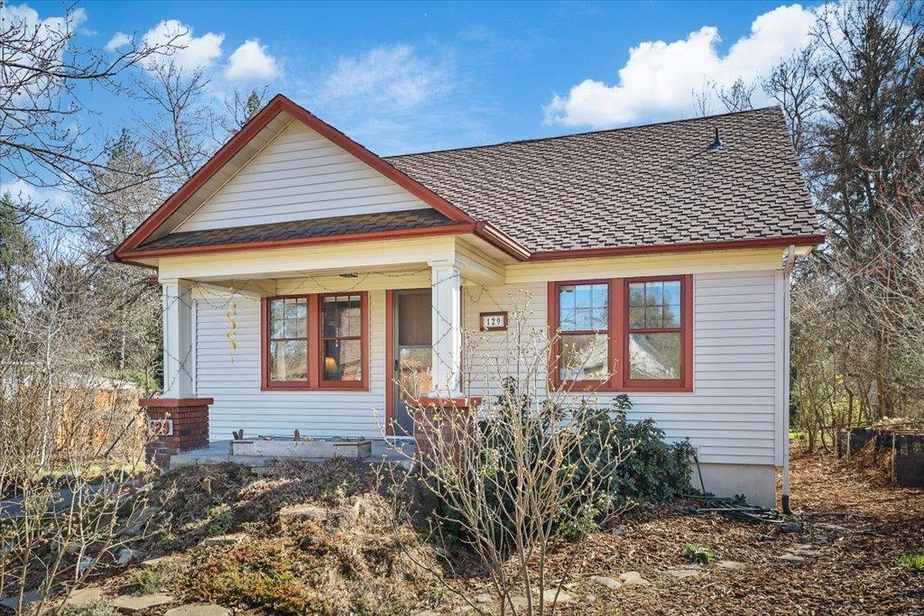 129 West 33rd Avenue Spokane, WA 99203 - Photo 2 of 50