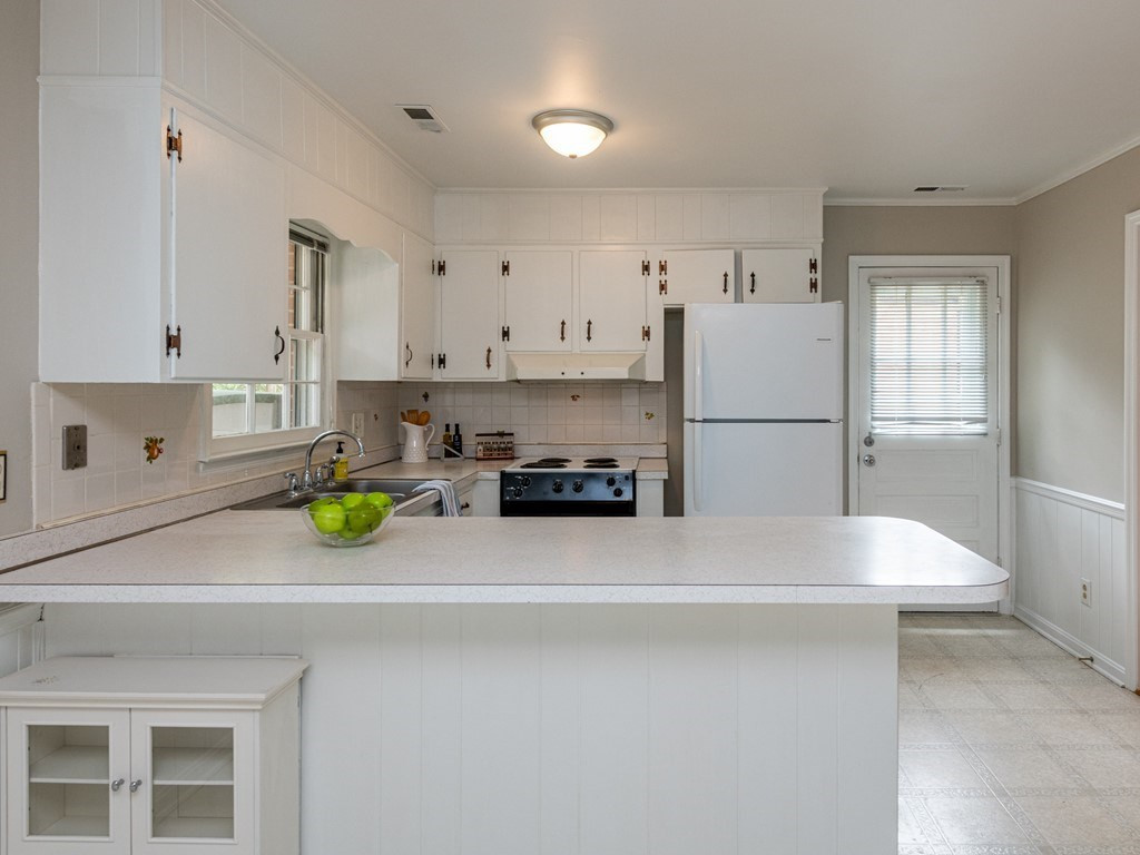 2325 Lawrence Drive Raleigh, NC 27603 - Photo 6 of 29 Photo 6