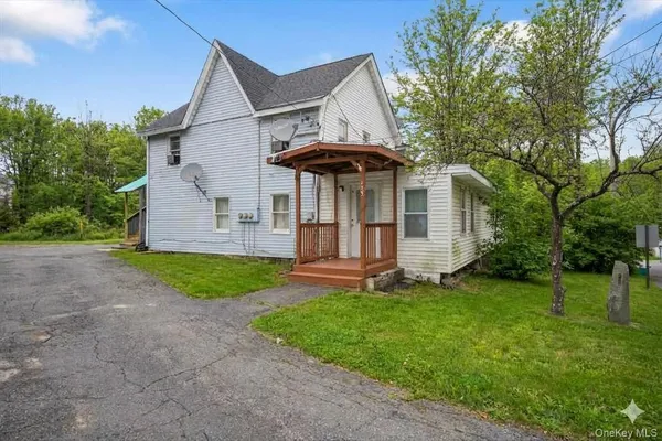$319,900 | 155 Huckleberry Turnpike, Wallkill, NY 12589