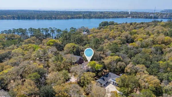 $899,900 | 2760 Edgewater Drive, Niceville, FL 32578
