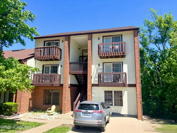 $125,000 | 1310 Swifts Highway, Unit I302, Jefferson City, MO 65109