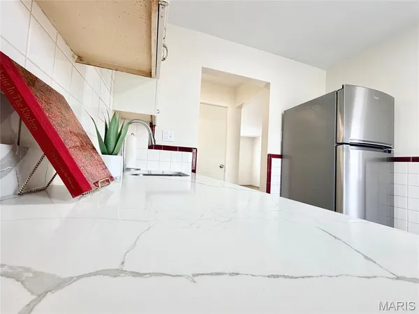 $995 | 7176 Jamieson Avenue, Unit 1E, St. Louis, MO 63109